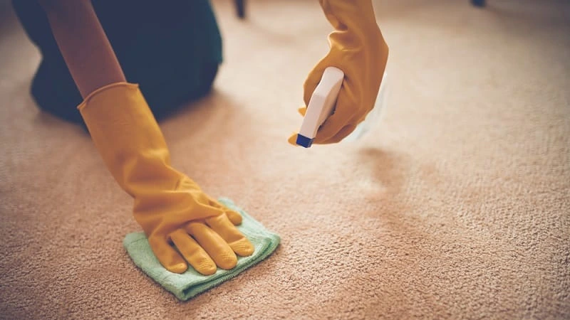 پاک کردن لکه روغن از فرش چگونه است؟