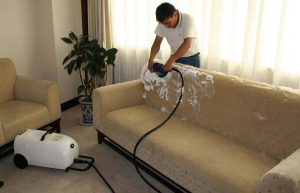 بهترین روش تمیزکردن مبل هنگام خانه تکانی